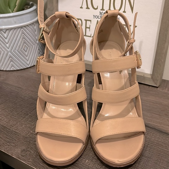 F21 Heels - Picture 2 of 4